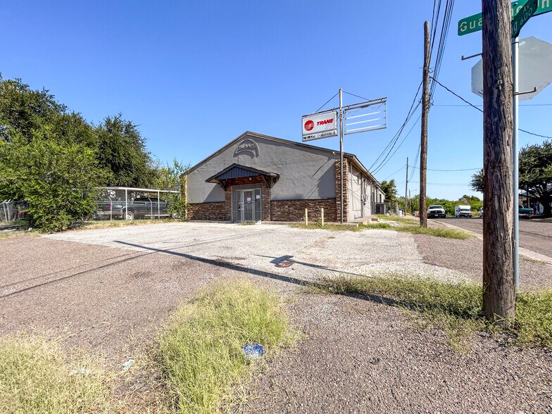 More Photos Of 1401 Guatemozin St, Laredo Warehouse For Sale