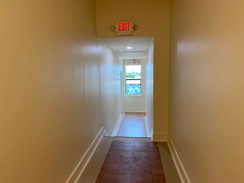 More Photos Of 219 N 21st Ave, Hollywood Storefront Retail Office For Sale