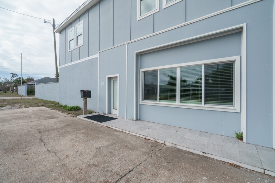 More Photos Of 1919 Drummond Ave, Panama City Distribution For Lease