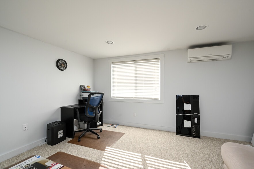 More Photos Of 1934 Lakeshore Rd, Gilford Office For Sale