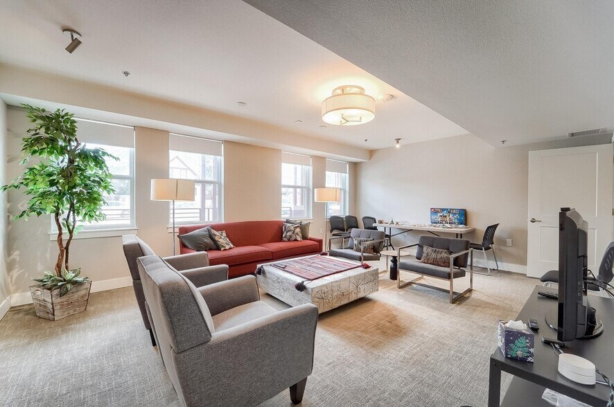 More Photos Of 2930 Broadway St, Boulder Office For Sale