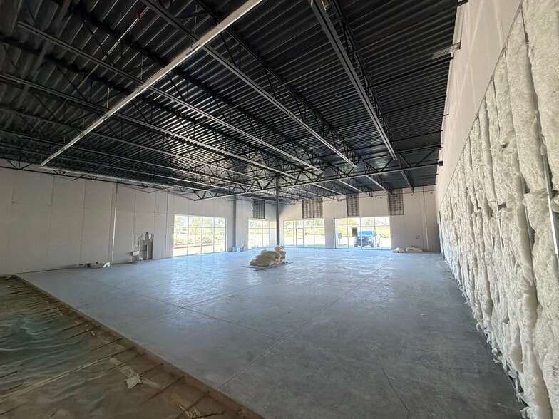 More Photos Of 26912 E University Dr, Aubrey Storefront For Lease