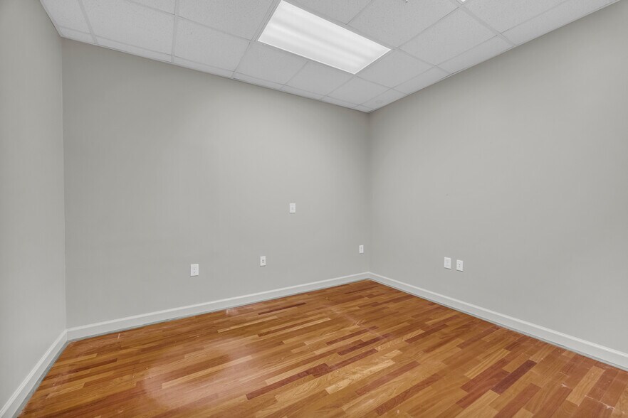 More Photos Of 40 Chamisa Rd, Covington Distribution For Lease