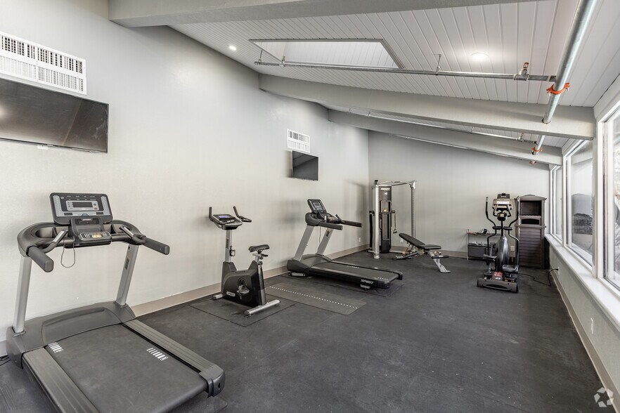 More Photos Of 2425 Atrium Way, Nashville Apartments For Sale