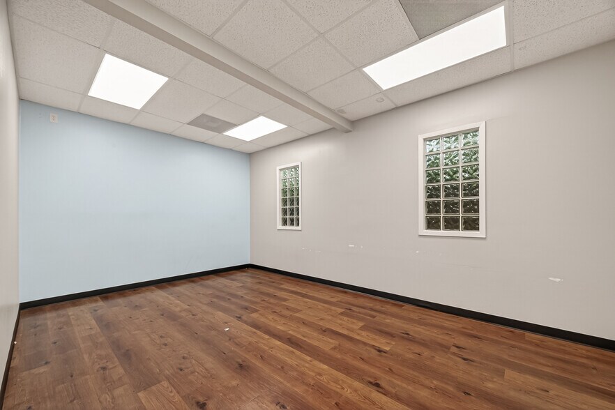 More Photos Of 2223 Dorrington St, Houston Medical For Lease