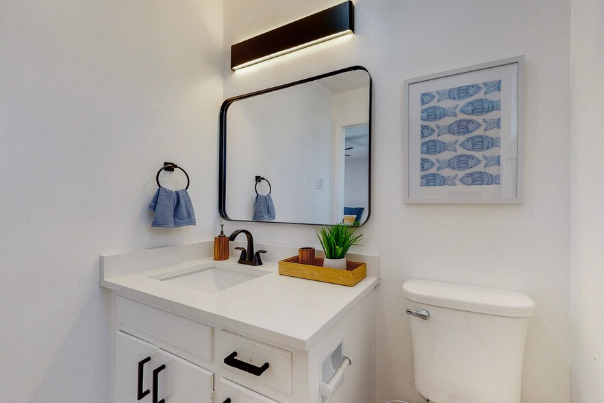 More Photos Of 1309 Virginia St NE, Albuquerque Apartments For Sale