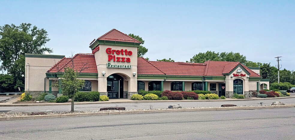 Primary Photo Of 337 Wyoming Valley Mall, Wilkes Barre Township Restaurant For Sale