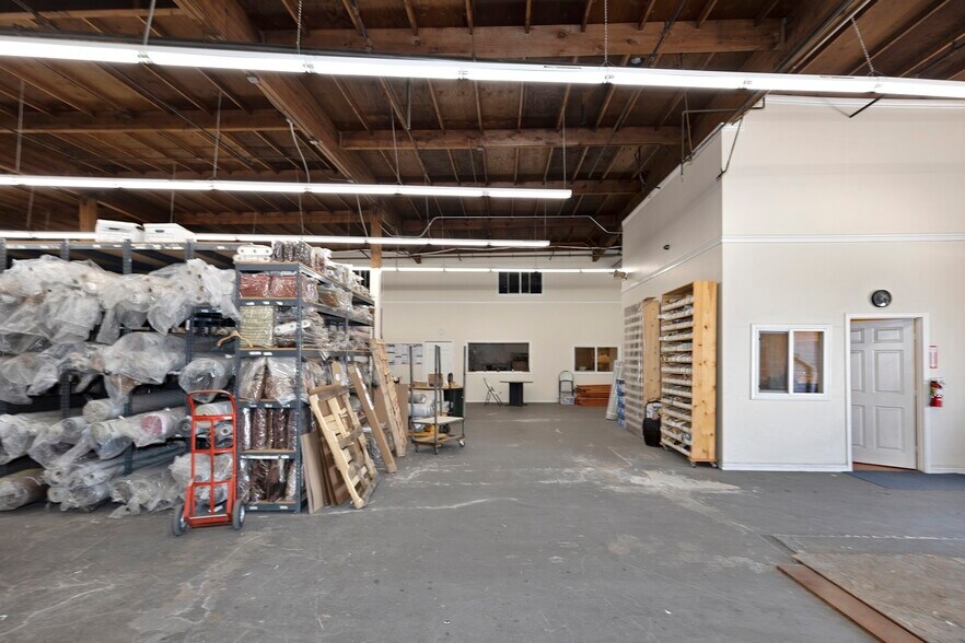 More Photos Of 1668 E 40th Pl, Los Angeles Manufacturing For Lease