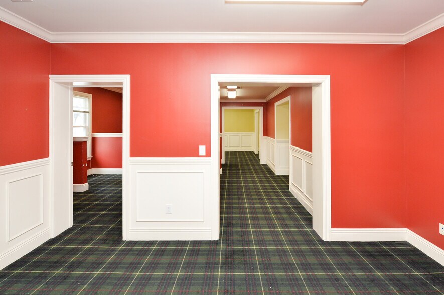 More Photos Of 45-47 E Main St, Ramsey Office Residential For Lease