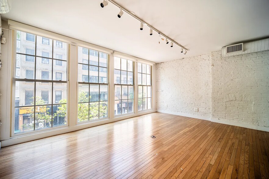 More Photos Of 111 W 17th St, New York Storefront Retail Office For Sale