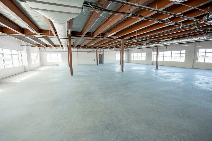 More Photos Of 404 Veterans Airpark Ln, Midland Office For Sale