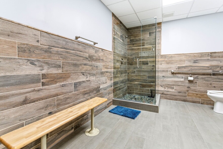 More Photos Of 13720 Aiken Rd, Louisville Warehouse For Sale