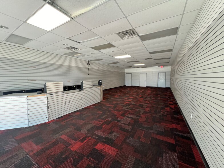 More Photos Of 9939-9961 Redick Cir, Omaha Unknown For Lease