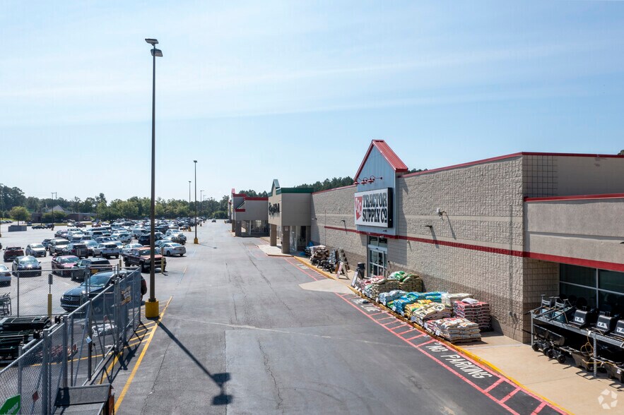 More Photos Of 803-1025 Martin St S, Pell City General Retail For Lease