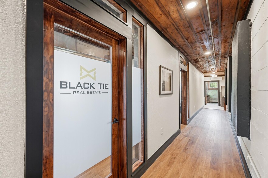 More Photos Of 1426 N Main St, Fort Worth Storefront Retail Office For Lease