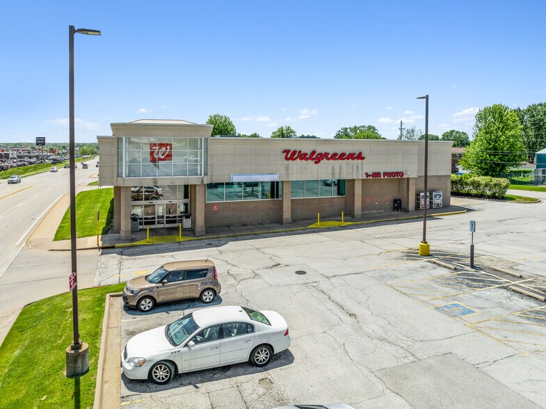 More Photos Of 3601 16th St, Moline Drugstore For Sale