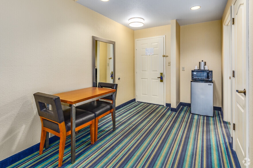 More Photos Of 1810 S Highway 27, Clermont Hotel For Sale