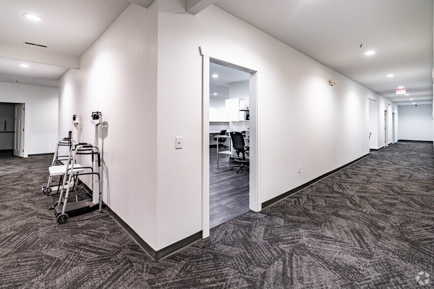 More Photos Of 610 Cave Mill Rd, Bowling Green Medical For Lease