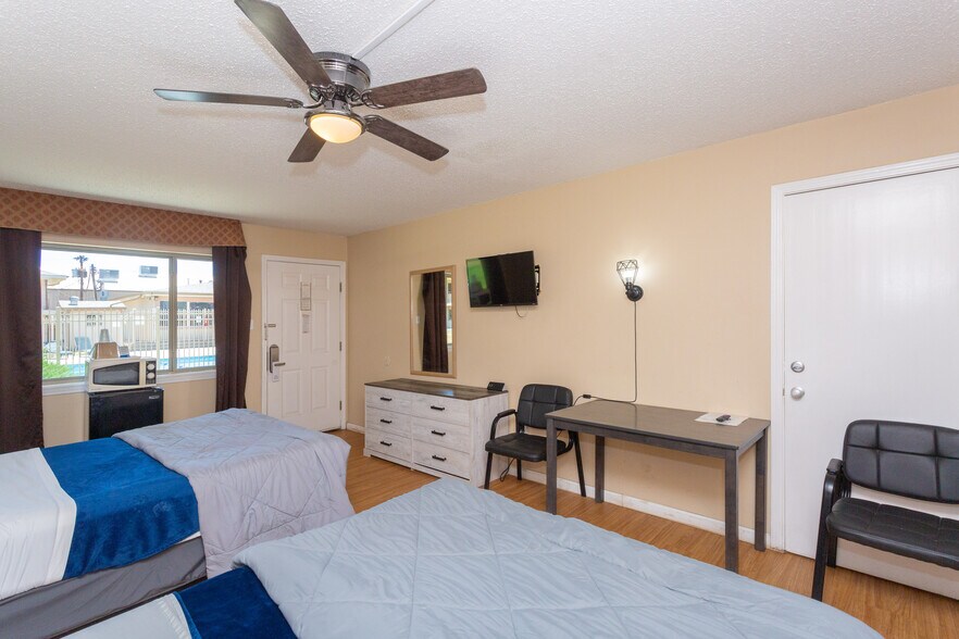 More Photos Of 2803 W 2nd St, Roswell Hotel For Sale