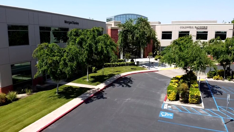 More Photos Of 9100 Ming Ave, Bakersfield Office For Lease