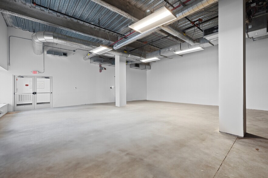 More Photos Of 480 Centre St, Quincy Self Storage For Lease