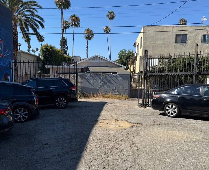 More Photos Of 5119 W Sunset Blvd, Los Angeles General Retail For Lease