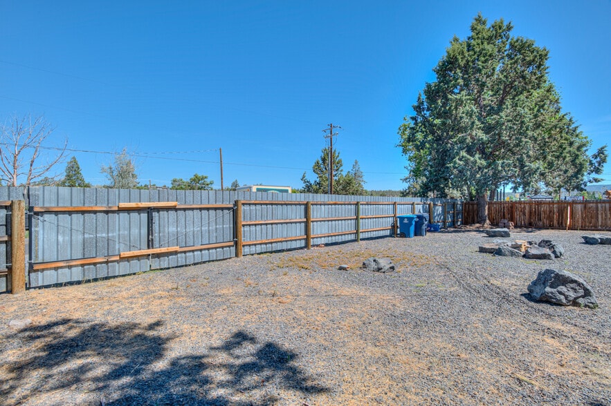 More Photos Of 64661 Bruce Ave, Bend General Retail For Sale
