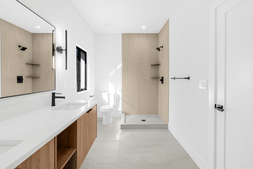 More Photos Of 2616 Lakeview Dr, Naples Apartments For Sale