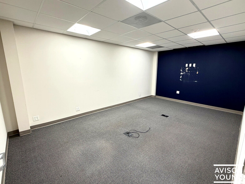 More Photos Of 500 Sawgrass Corporate Pky, Sunrise Office For Lease