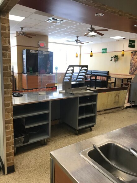 More Photos Of 4619 Federated Rd, Swan Hills Restaurant For Lease