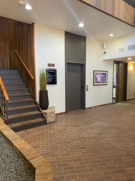 More Photos Of 1930 E Rosemeade Pky, Carrollton Office For Lease