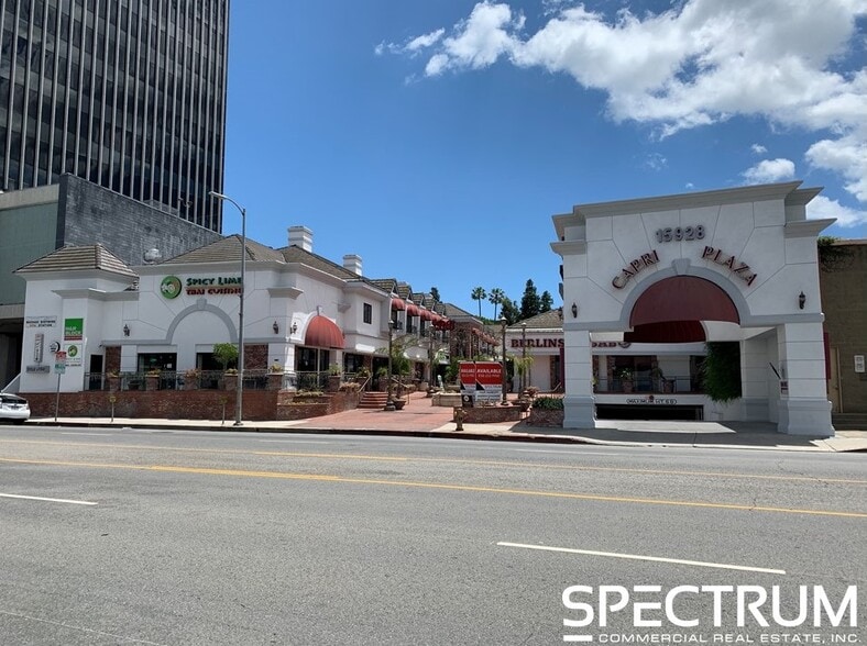 More Photos Of 15928 Ventura Blvd, Encino Storefront Retail Office For Lease