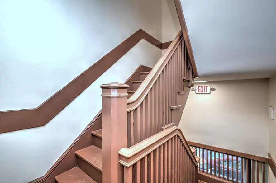 More Photos Of 420-428 Pembroke St, Bridgeport General Retail For Sale