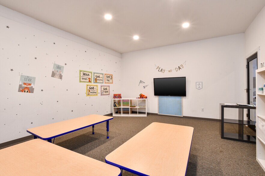 More Photos Of 25 Sweetbriar Rd, Greenville Office For Lease