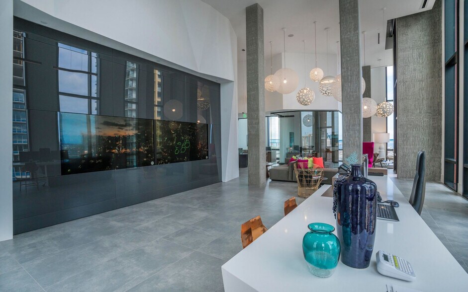 More Photos Of 1501 Island Ave, San Diego Apartments For Lease