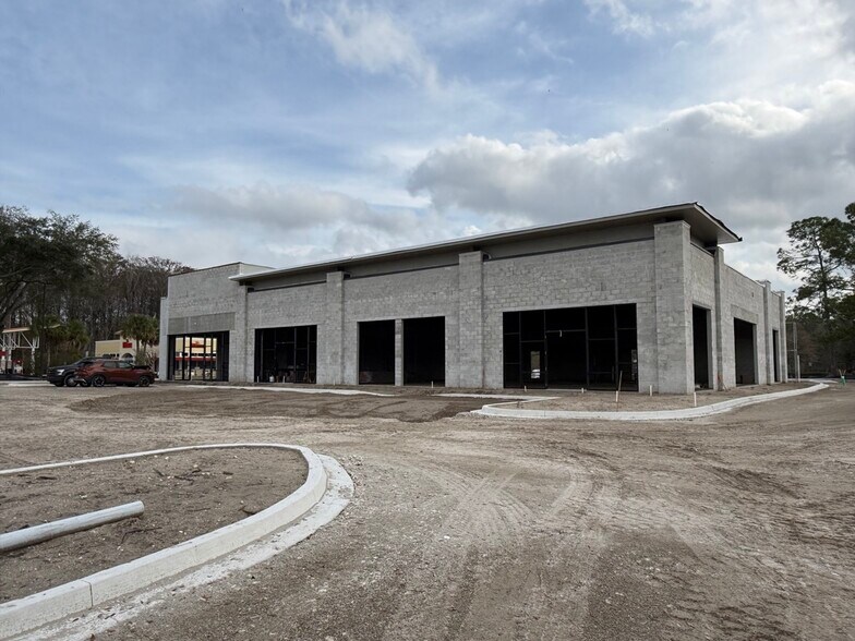 More Photos Of 8730 Baymeadows Rd, Jacksonville Storefront For Lease