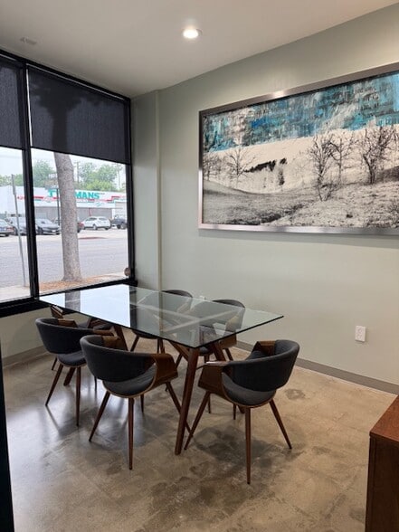 More Photos Of 1407 W Magnolia Blvd, Burbank Coworking Space