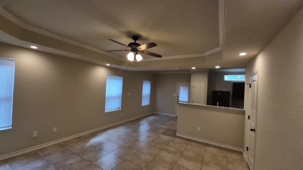 More Photos Of 6866 Lakeview Dr, San Antonio Multifamily For Sale