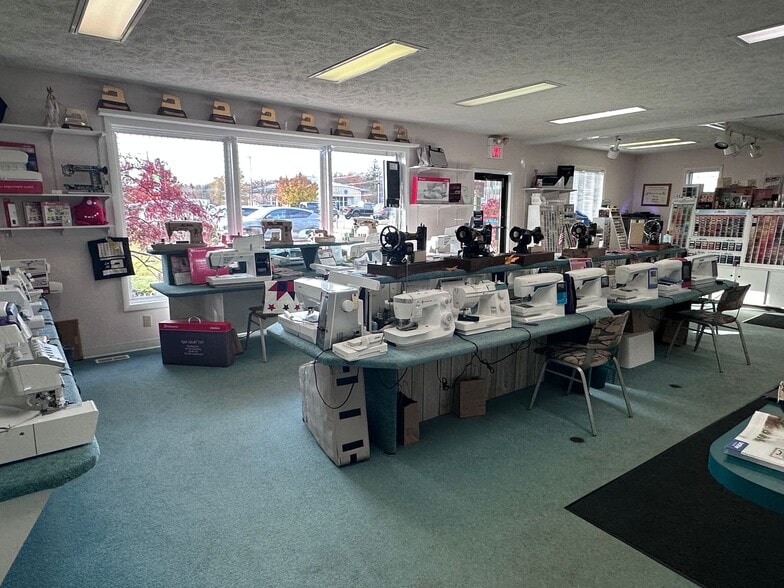 More Photos Of 966 W South Airport Rd, Traverse City Freestanding For Sale