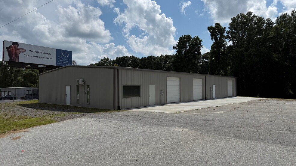 More Photos Of 4384 S Church Street Ext, Roebuck Flex For Lease