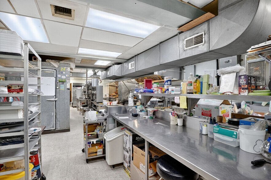 More Photos Of 550 McKeesport Rd, Elizabeth Freestanding For Sale