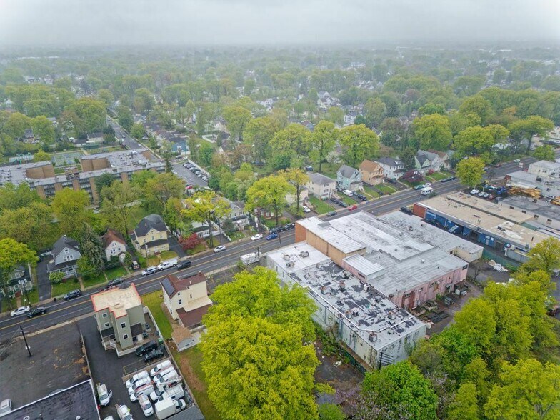 More Photos Of 300-306 W 1st Ave, Roselle Warehouse For Sale
