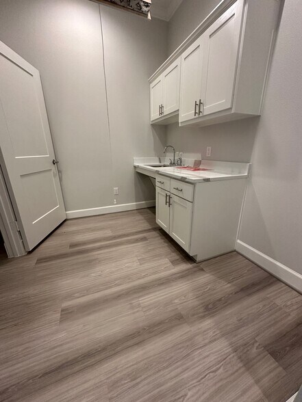 More Photos Of 1630 W Prosper Trl, Prosper Medical For Lease