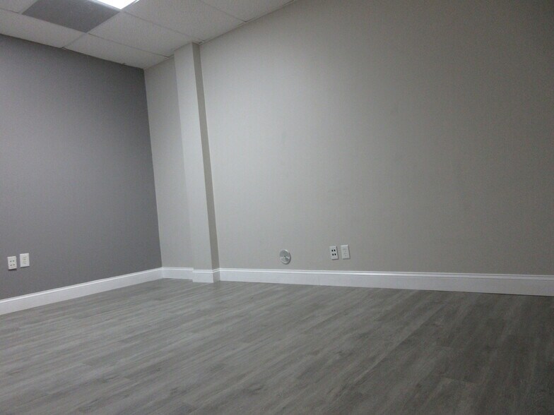 More Photos Of 540 NW University, Port Saint Lucie Office Residential For Sale