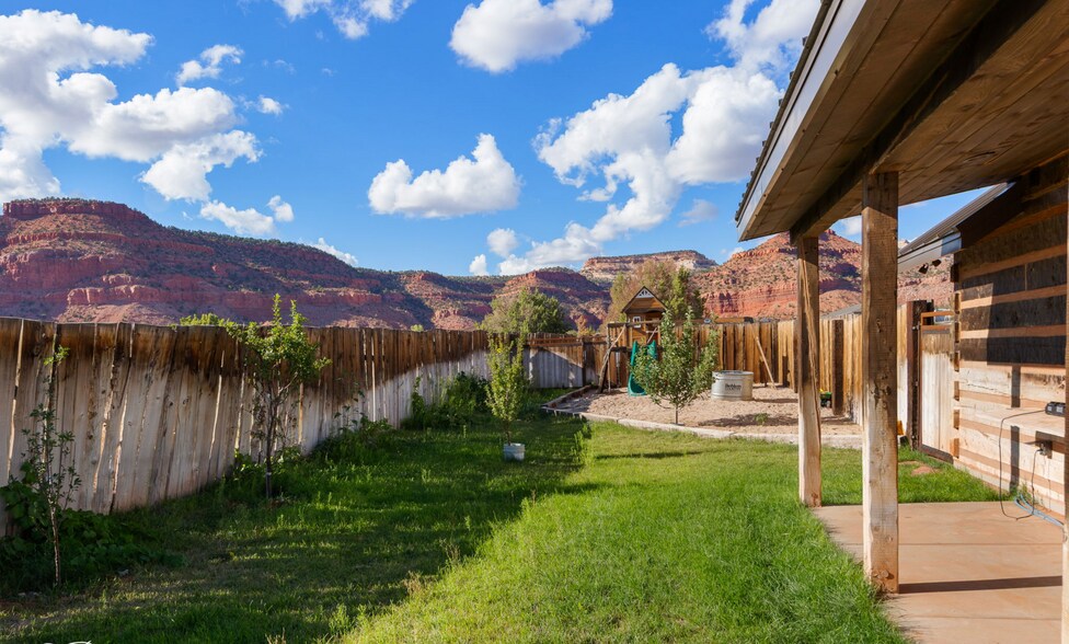 More Photos Of 4365 E Mountain View Dr, Kanab Light Distribution For Sale
