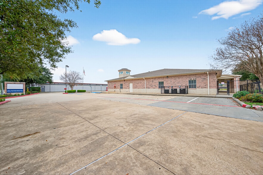 More Photos Of 8525 Queenston Blvd, Houston Freestanding For Sale