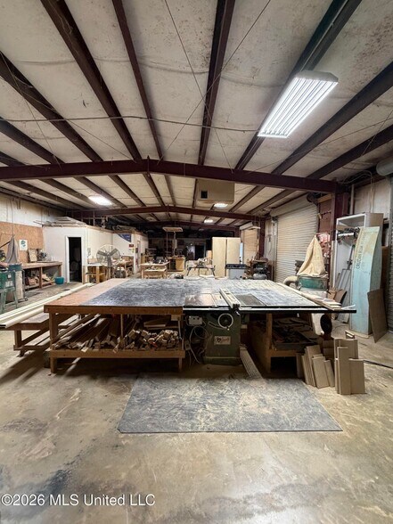 More Photos Of 3200 Dolphin Dr, Gautier Auto Repair For Sale