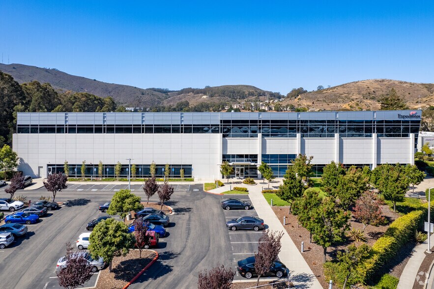 More Photos Of 421-427 Valley Dr, Brisbane Distribution For Lease