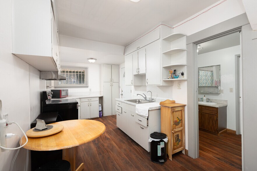 More Photos Of 3606 S 12th St, Tacoma Freestanding For Sale