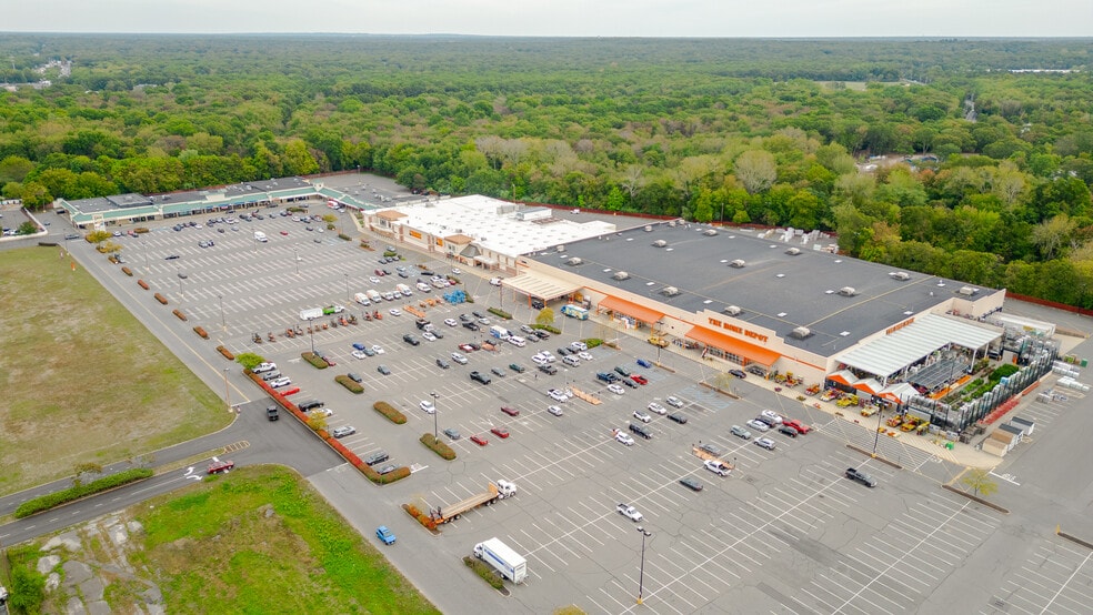 More Photos Of 264-350 Middle Country Rd, Coram Unknown For Lease